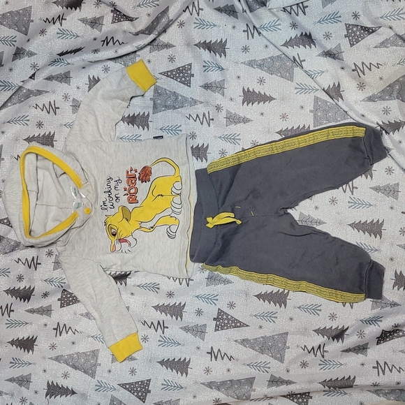 Disney's The Lion King 12M Boy "Roar" Active Hoodie & Pants Set - Picture 1 of 5